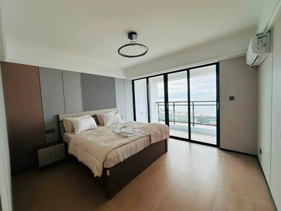 Bedroom 3 — Furnished apartment in Kipé, Conakry