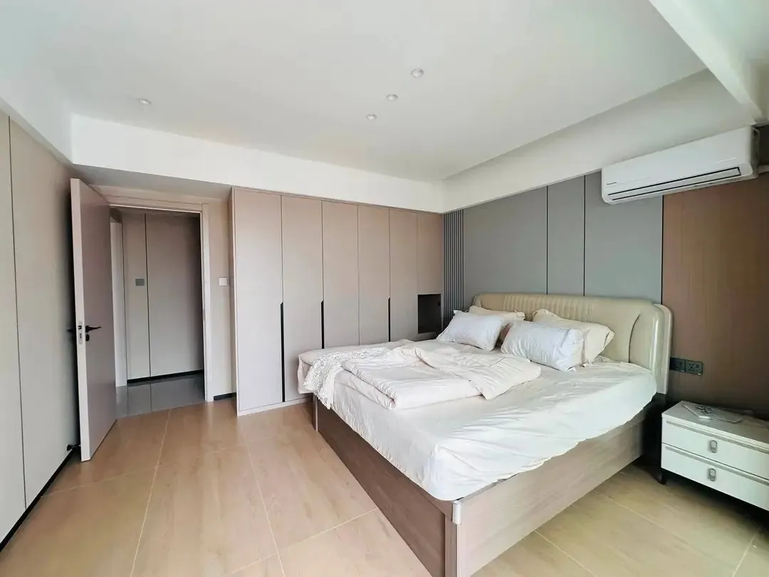 Bedroom 5 — Furnished apartment in Kipé, Conakry