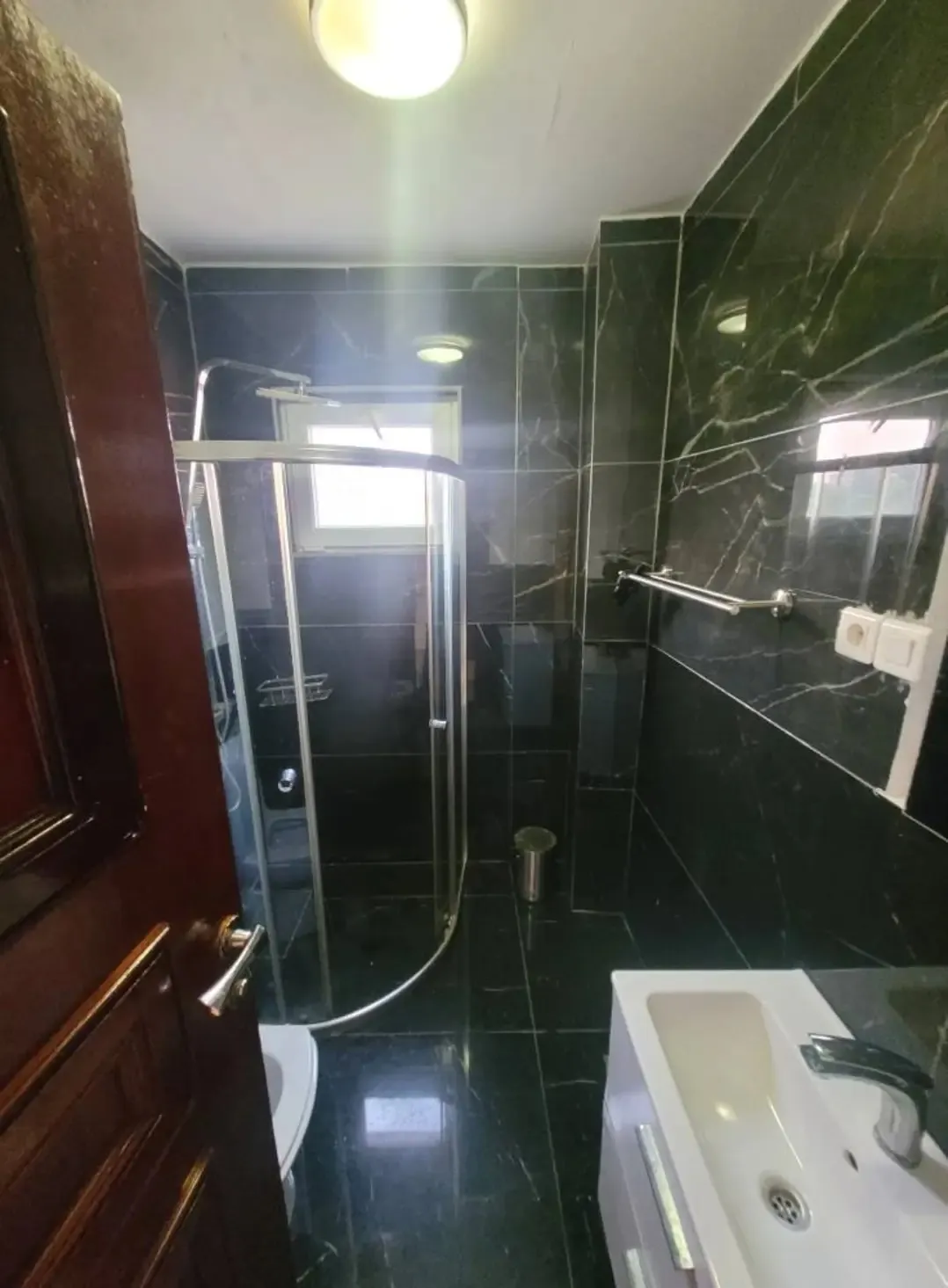 Bathroom — Furnished apartment in Minière, Conakry