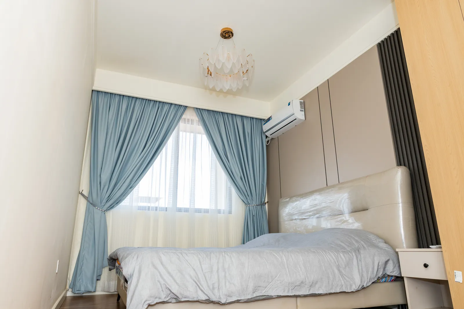 Bedroom 5 — Furnished apartment in Kipé, Conakry