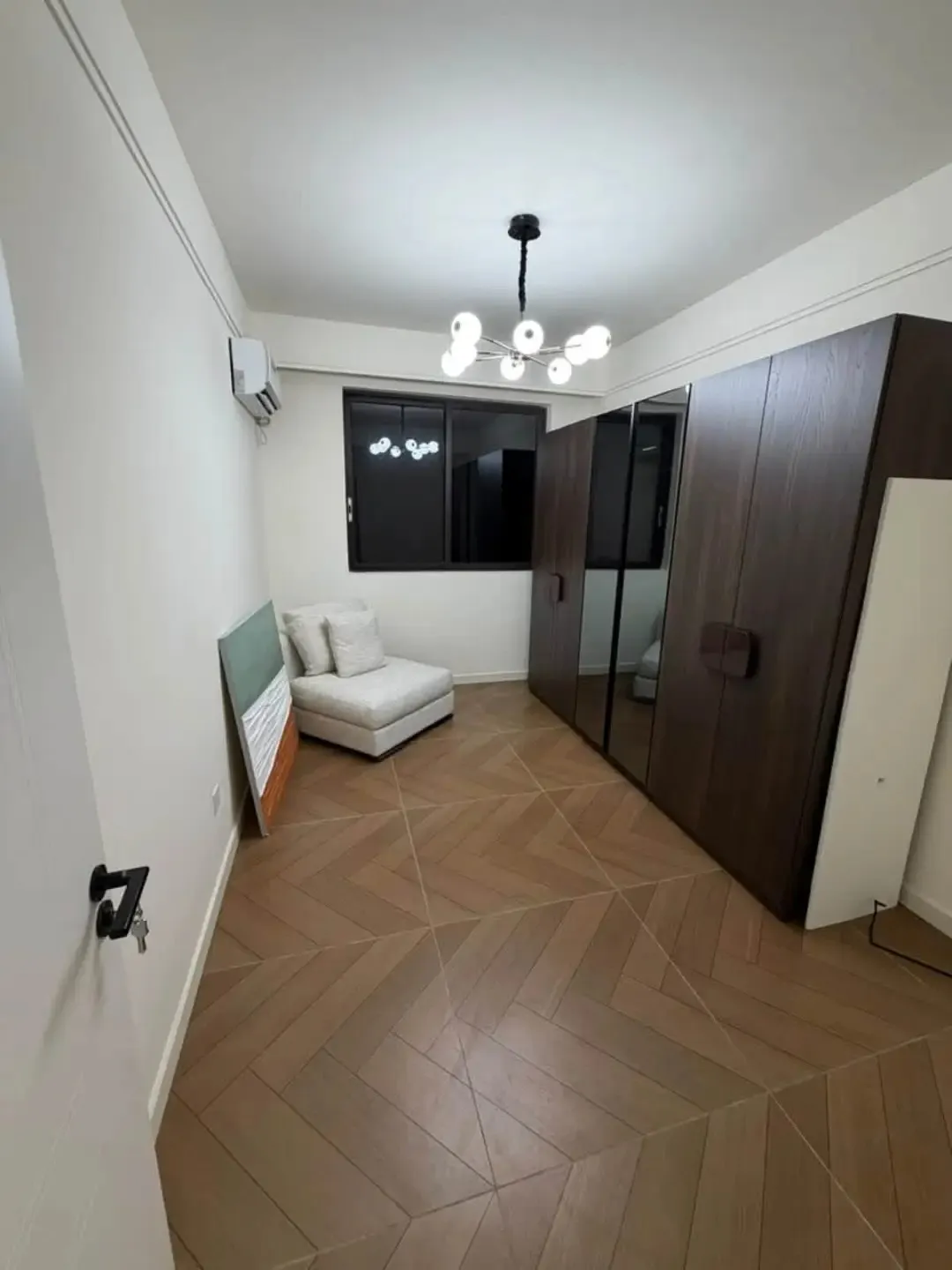 Bedroom 5 — Furnished apartment in Kipé, Conakry