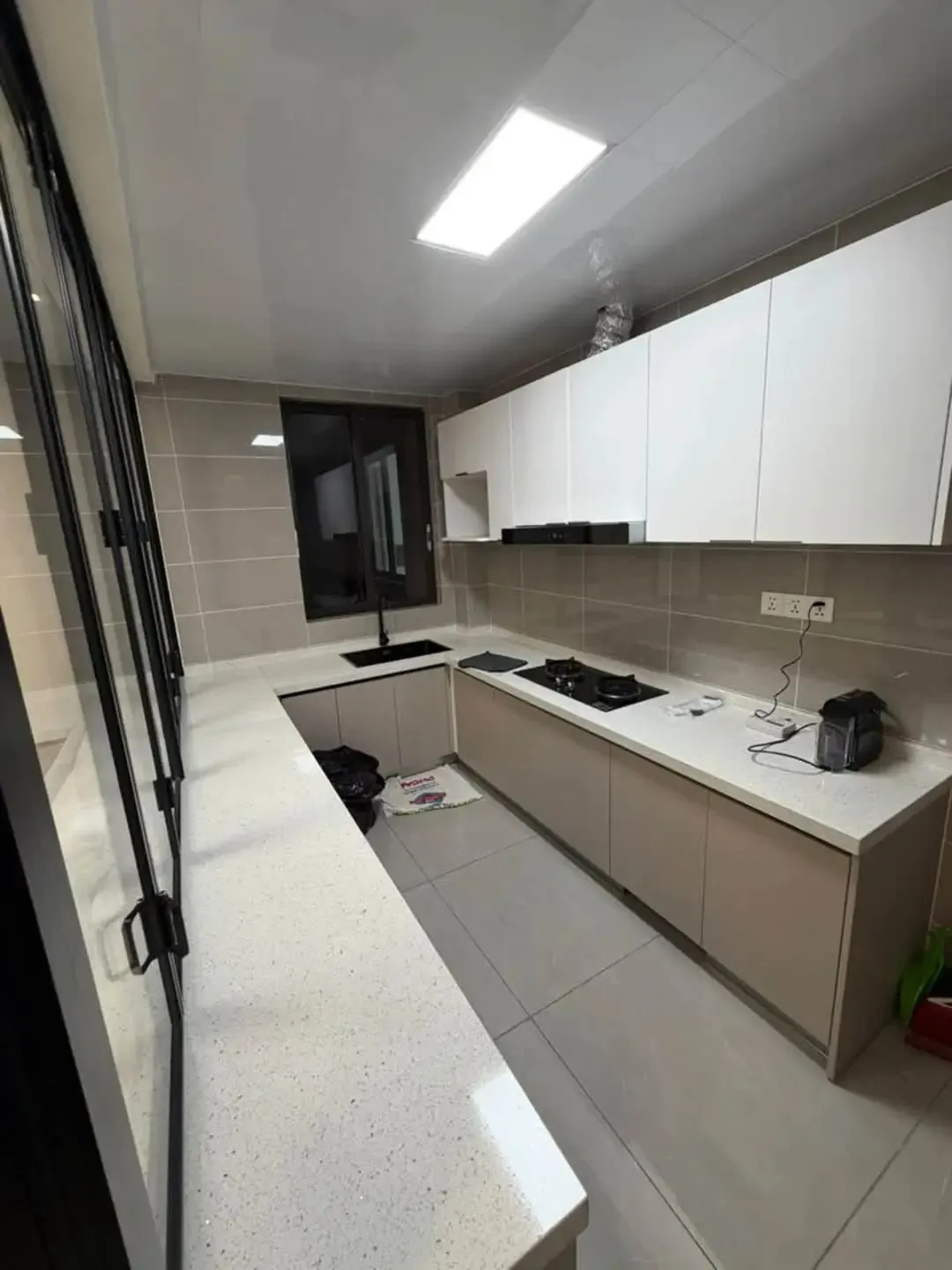 Kitchen — Furnished apartment in Kipé, Conakry