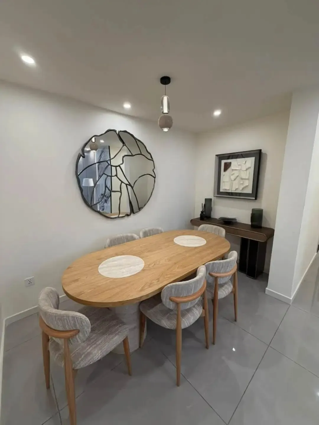Dining area — Furnished apartment in Kipé, Conakry