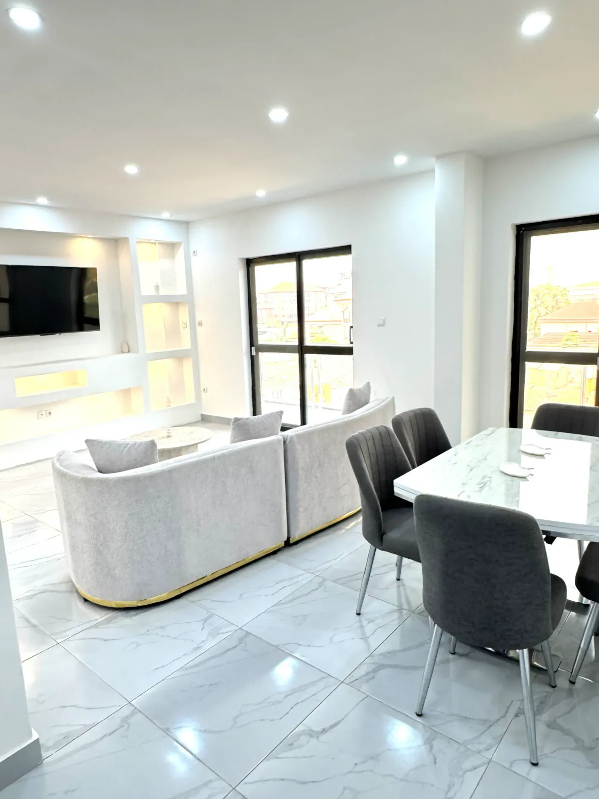 Salon — Appartement meublé à Lambanyi, Conakry