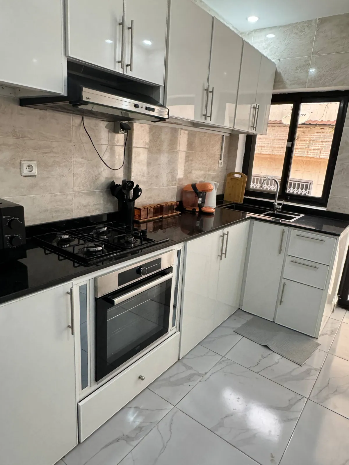 Cuisine — Appartement meublé à Lambanyi, Conakry
