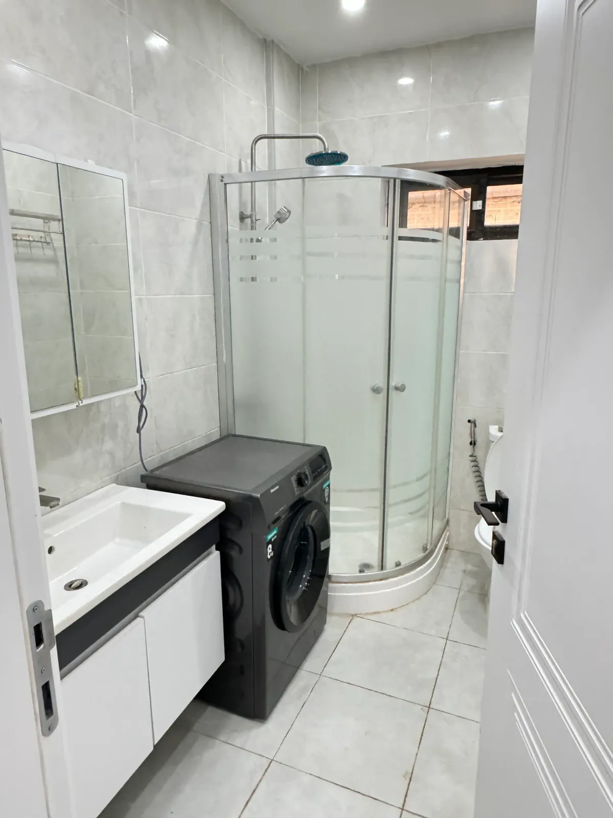 Salle de bain — Appartement meublé à Lambanyi, Conakry
