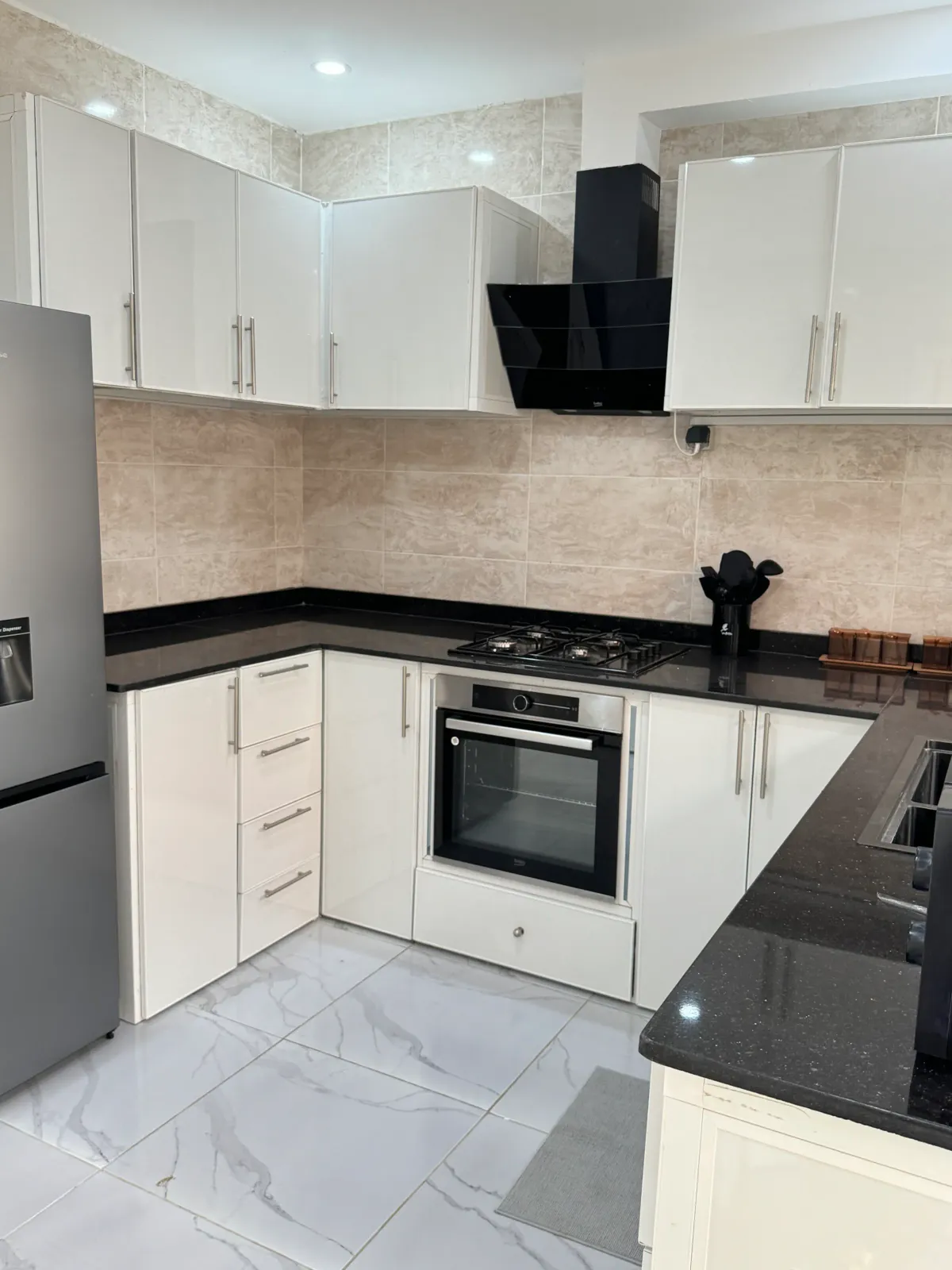 Kitchen 2 — Furnished apartment in Lambanyi, Conakry