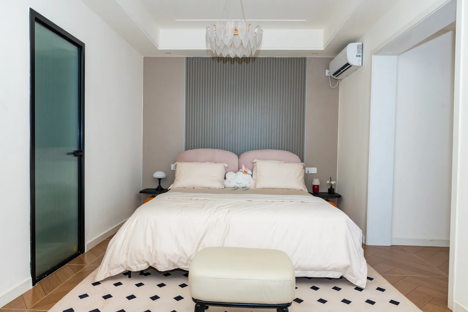Bedroom — Furnished apartment in Kipé, Conakry