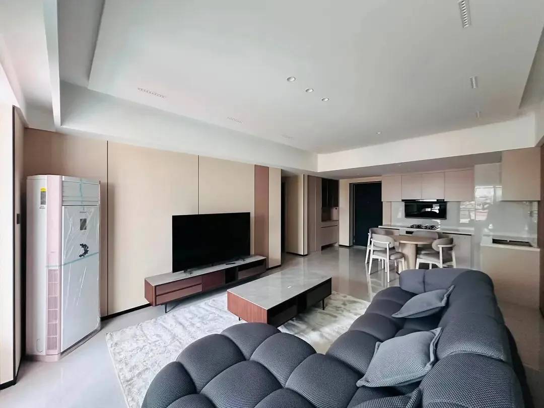 Salon — Appartement meublé à Kipé, Conakry