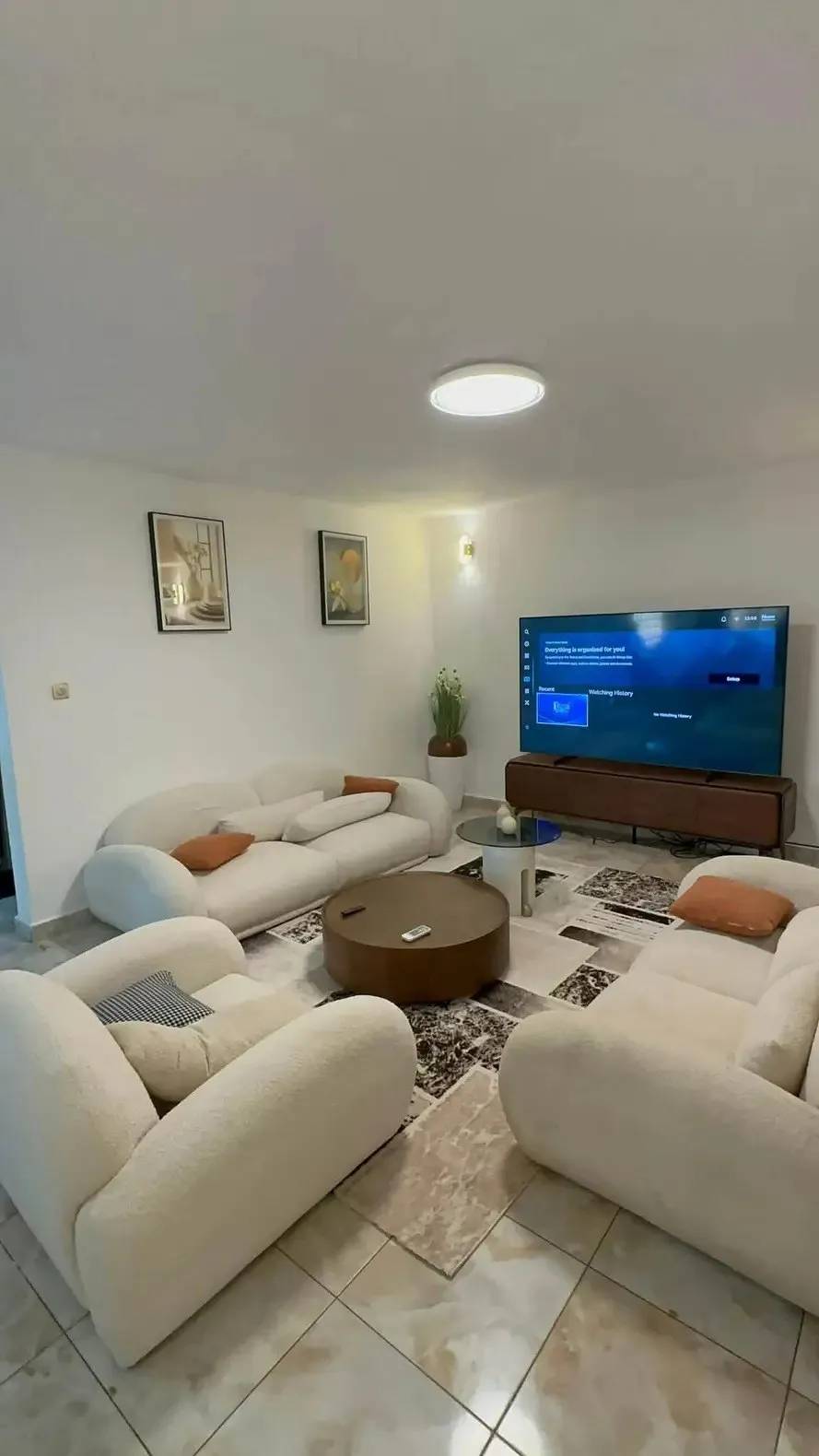 Salon 2 — Appartement meublé à Nongo, Conakry