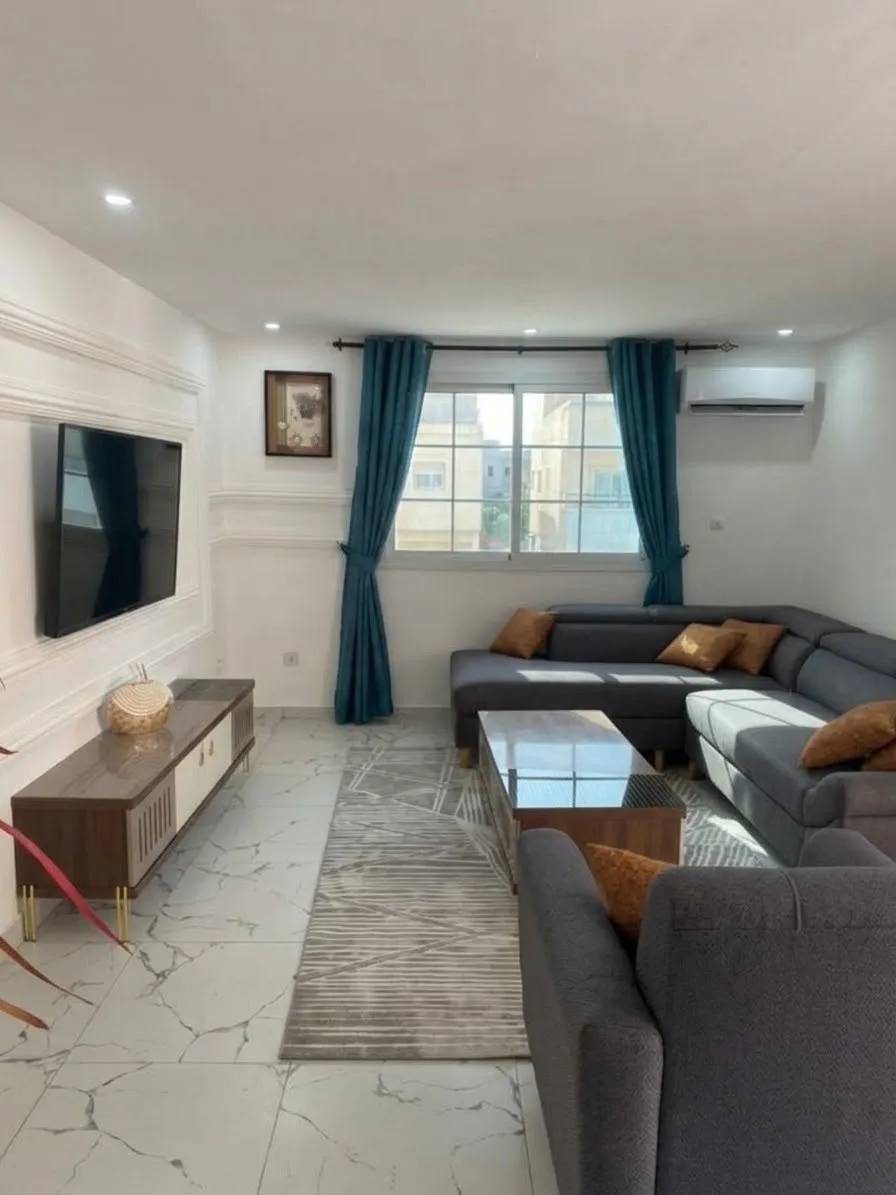 Salon — Appartement meublé à Kipé, Conakry
