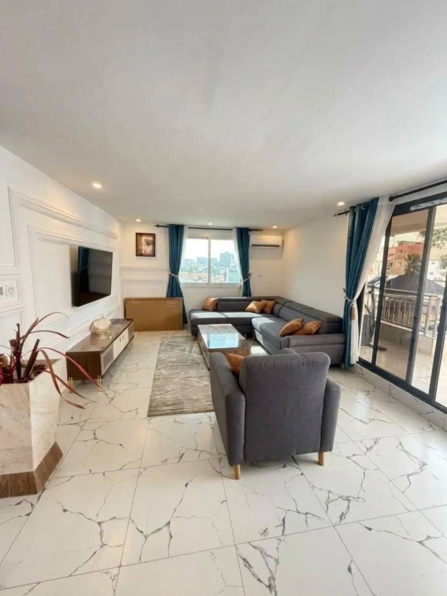 Salon 2 — Appartement meublé à Kipé, Conakry