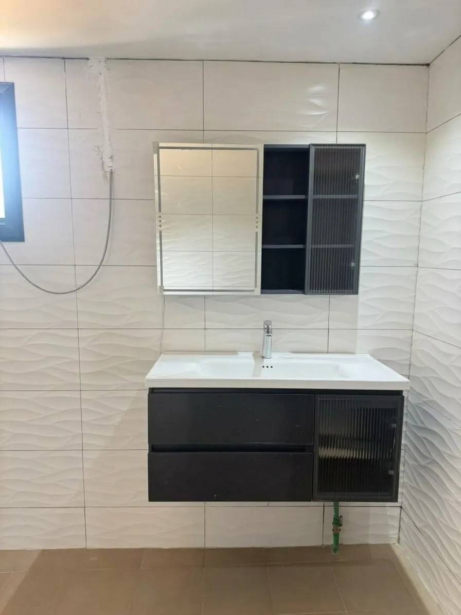 Salle de bain — Appartement meublé à Kipé, Conakry