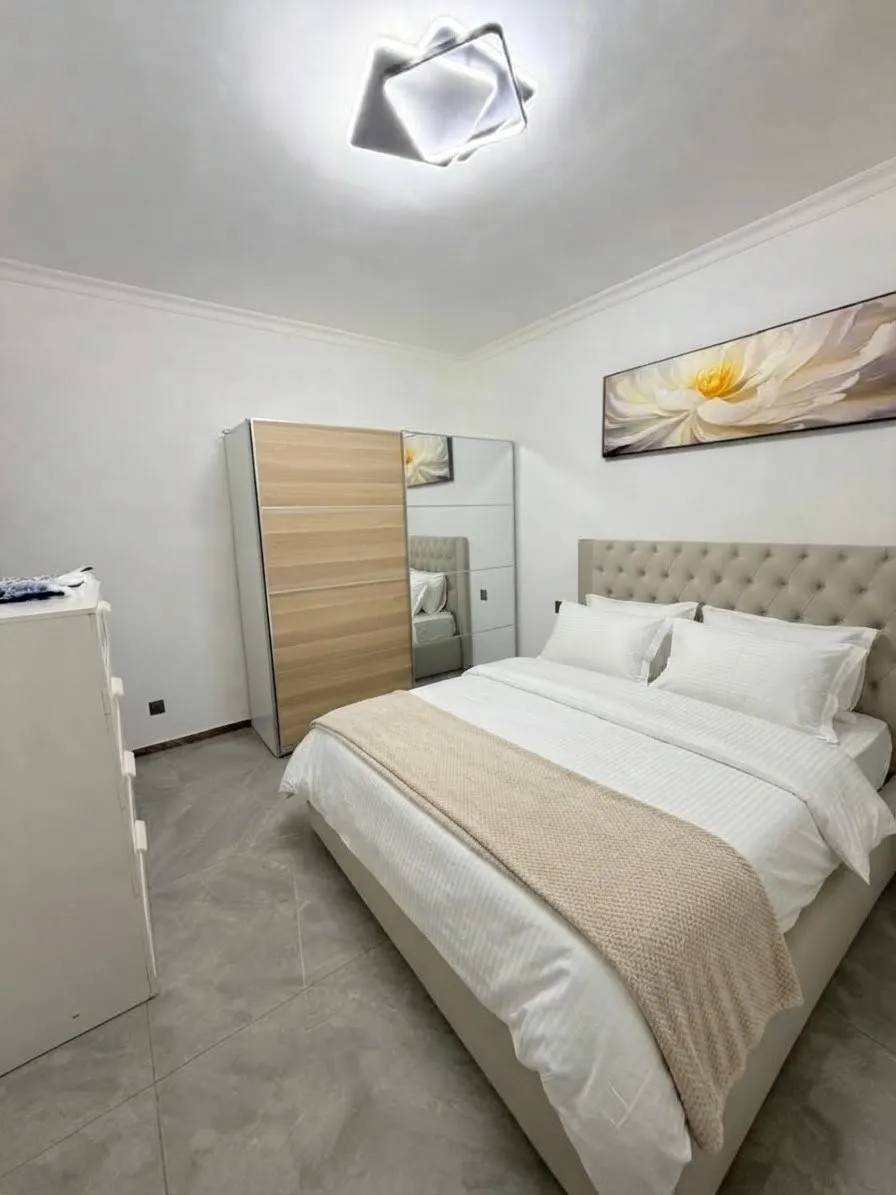 Chambre — Appartement meublé à Kipé, Conakry