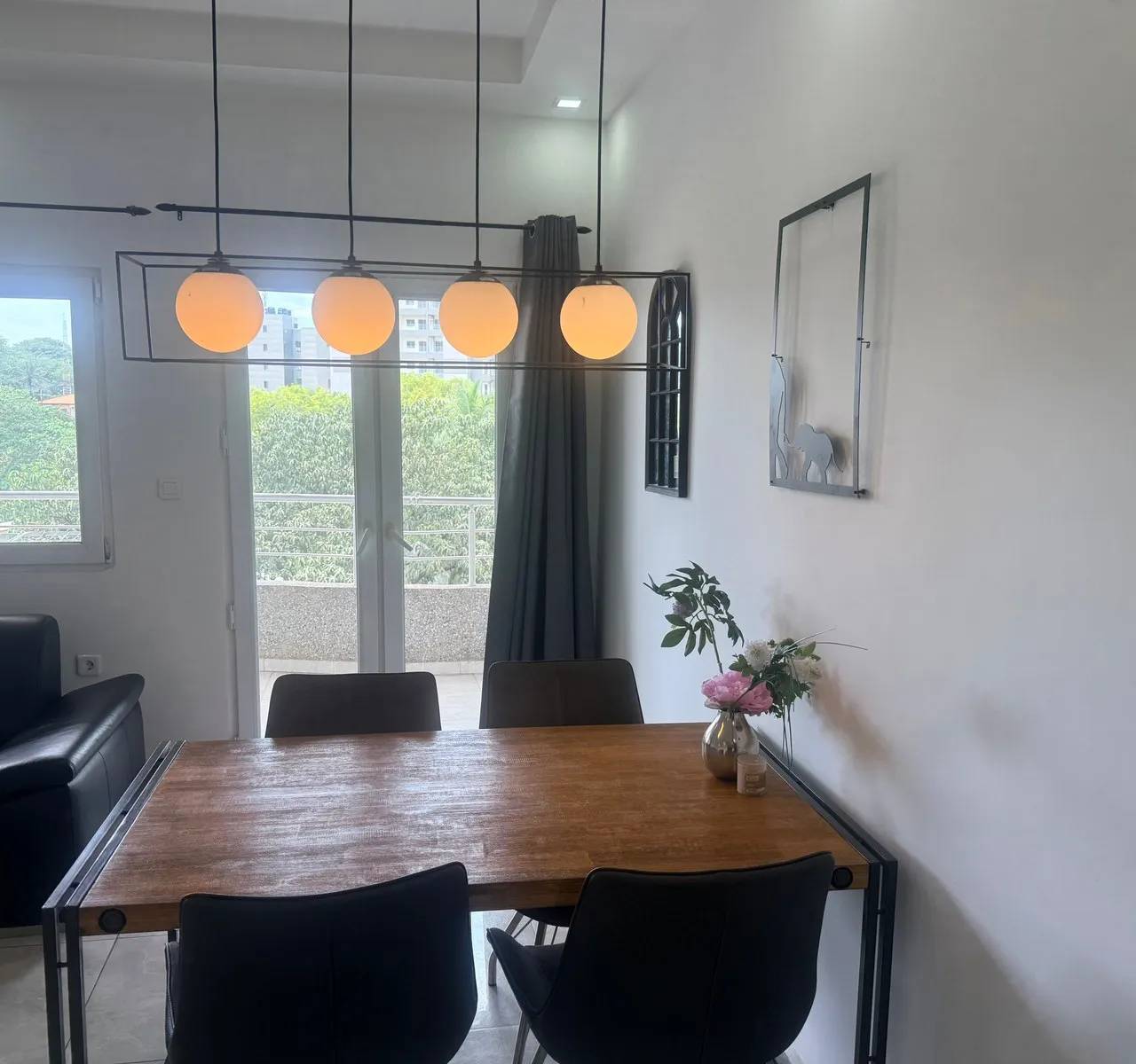 Espace repas 4 — Appartement meublé à Minière, Conakry