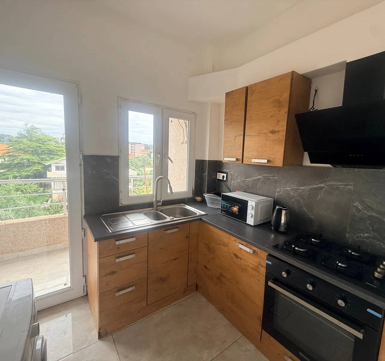 Cuisine — Appartement meublé à Minière, Conakry