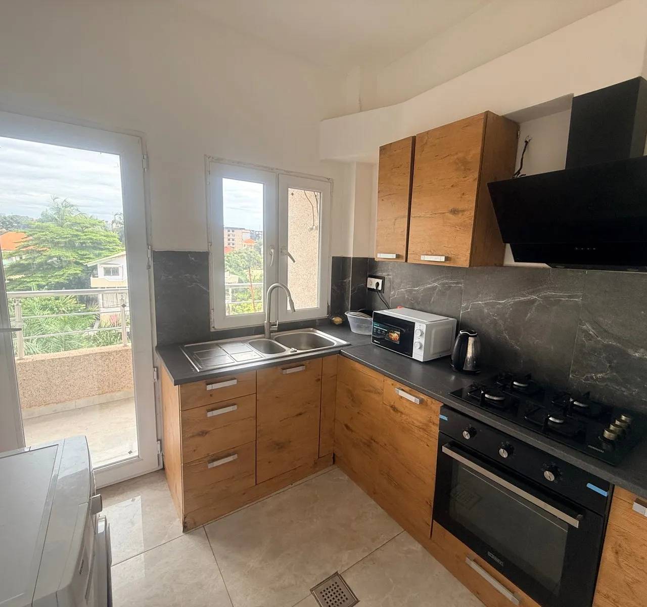 Cuisine 3 — Appartement meublé à Minière, Conakry