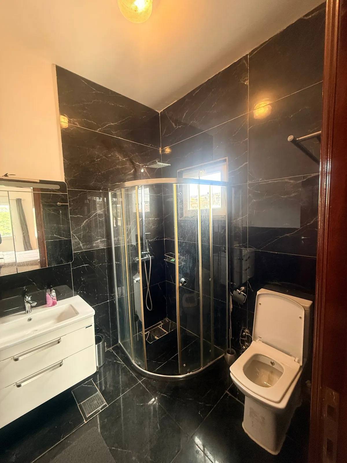 Salle de bain — Appartement meublé à Minière, Conakry