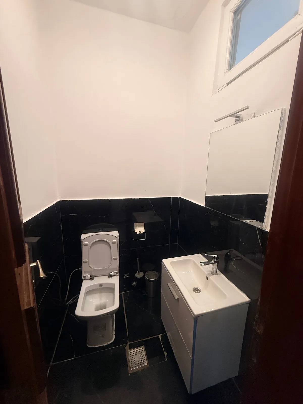 Salle de bain 2 — Appartement meublé à Minière, Conakry