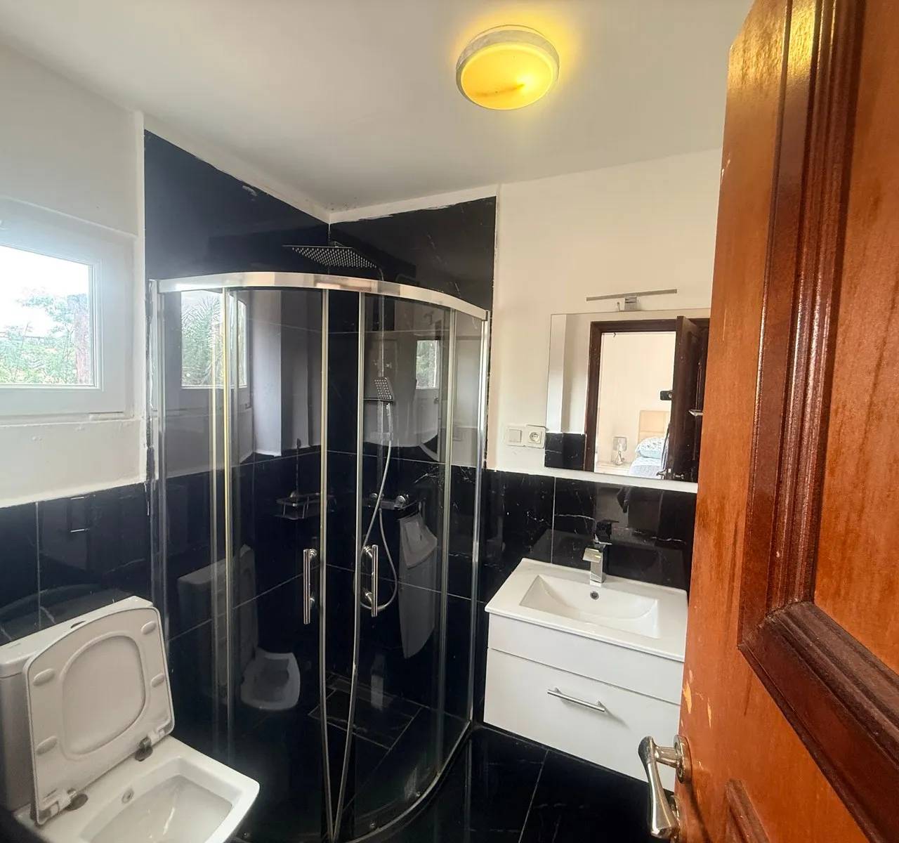 Bathroom 6 — Furnished apartment in Minière, Conakry