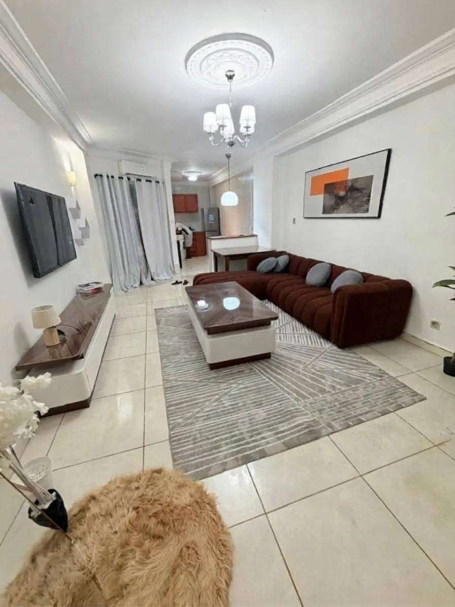 Salon 2 — Appartement meublé à Camayenne, Conakry