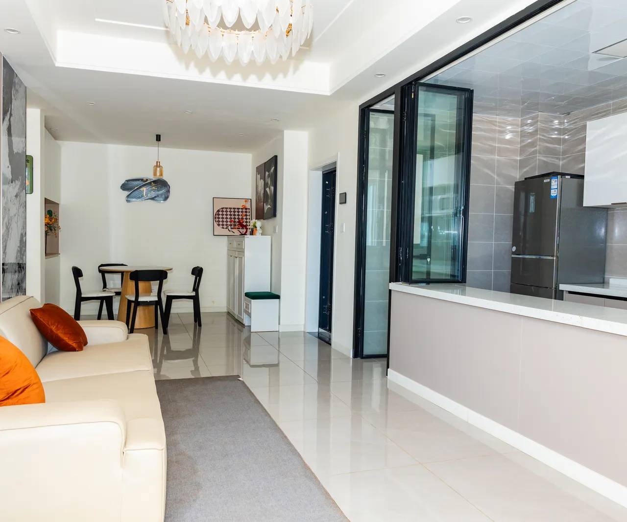 Salon — Appartement meublé à Kipé, Conakry